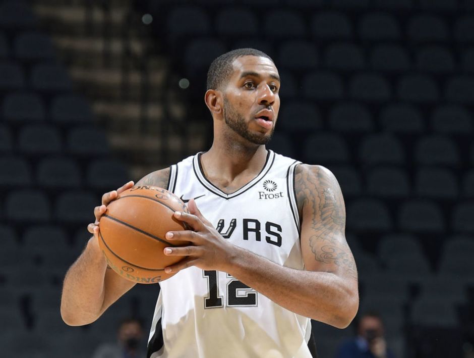 媒体将他形 媒体将他形