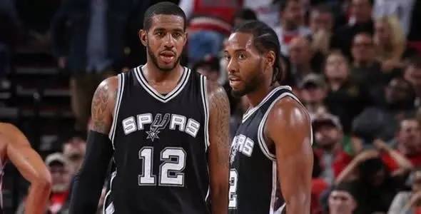 的主力前锋 的主力前锋