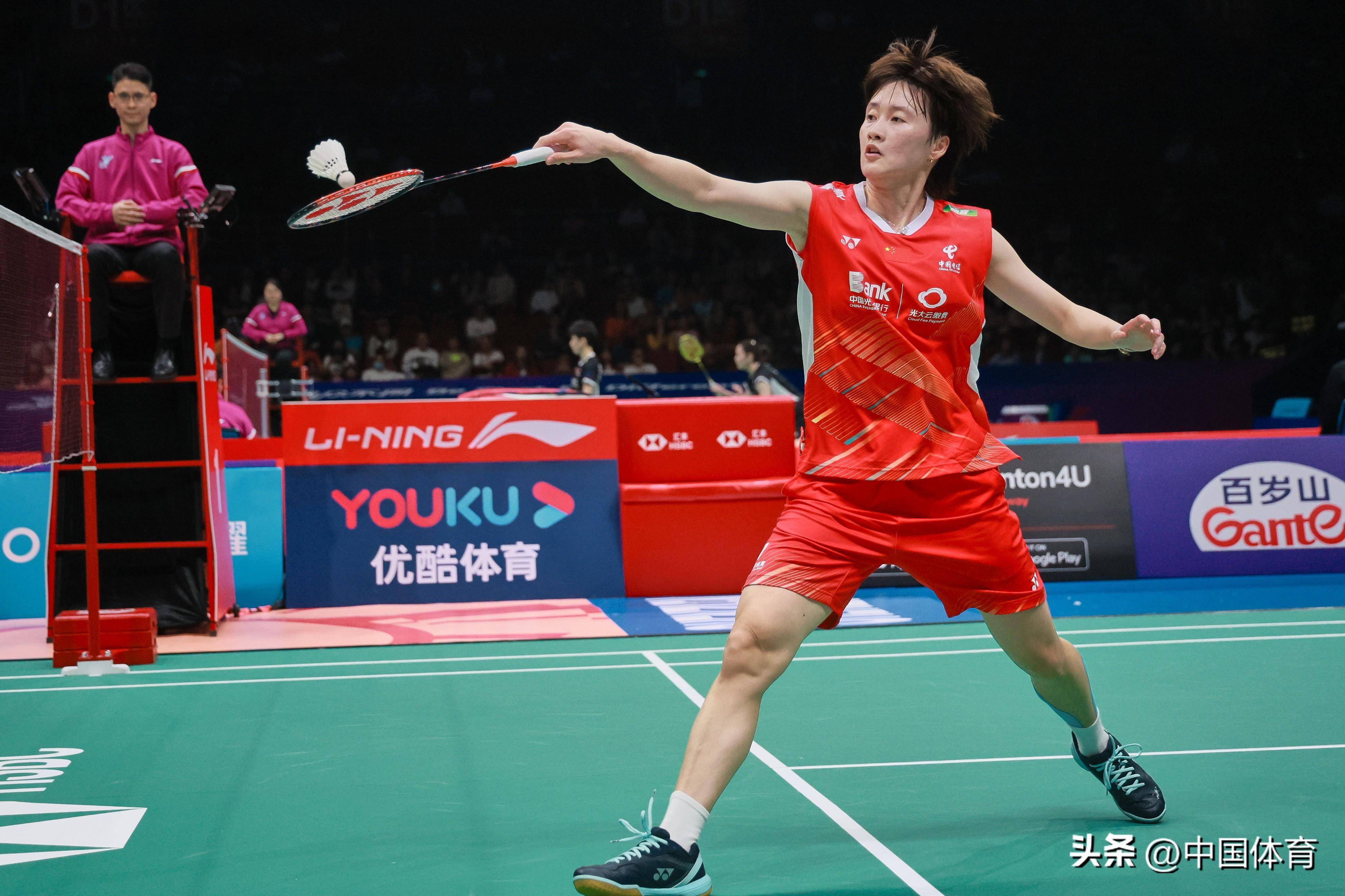 并且在篮板 并且在篮板